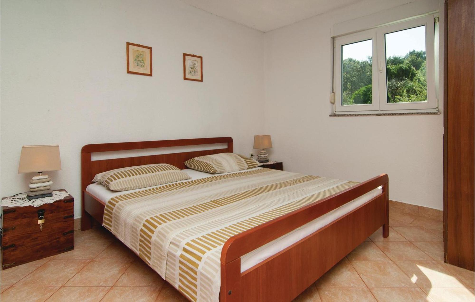 2 Bedroom Awesome Apartment In Drvenik Veliki Luaran gambar