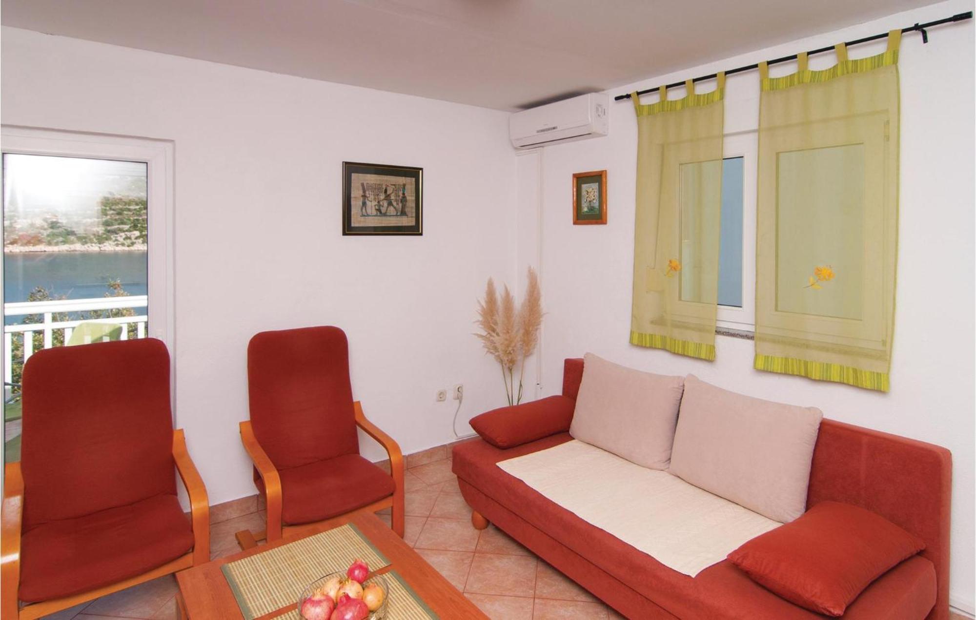 2 Bedroom Awesome Apartment In Drvenik Veliki Luaran gambar